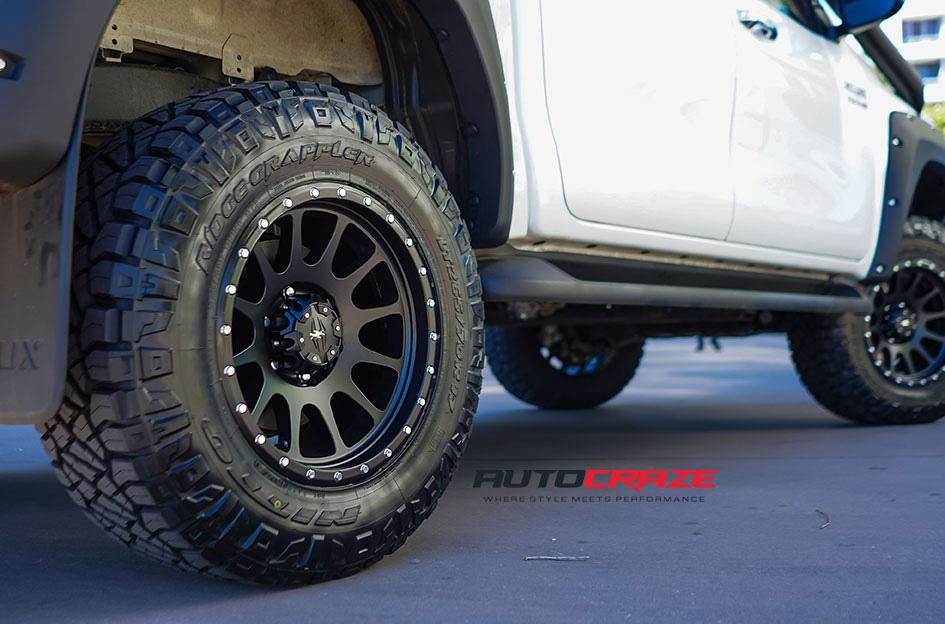 TOYOTA HILUX N80 4WD CALIBRE SATIN BLACK